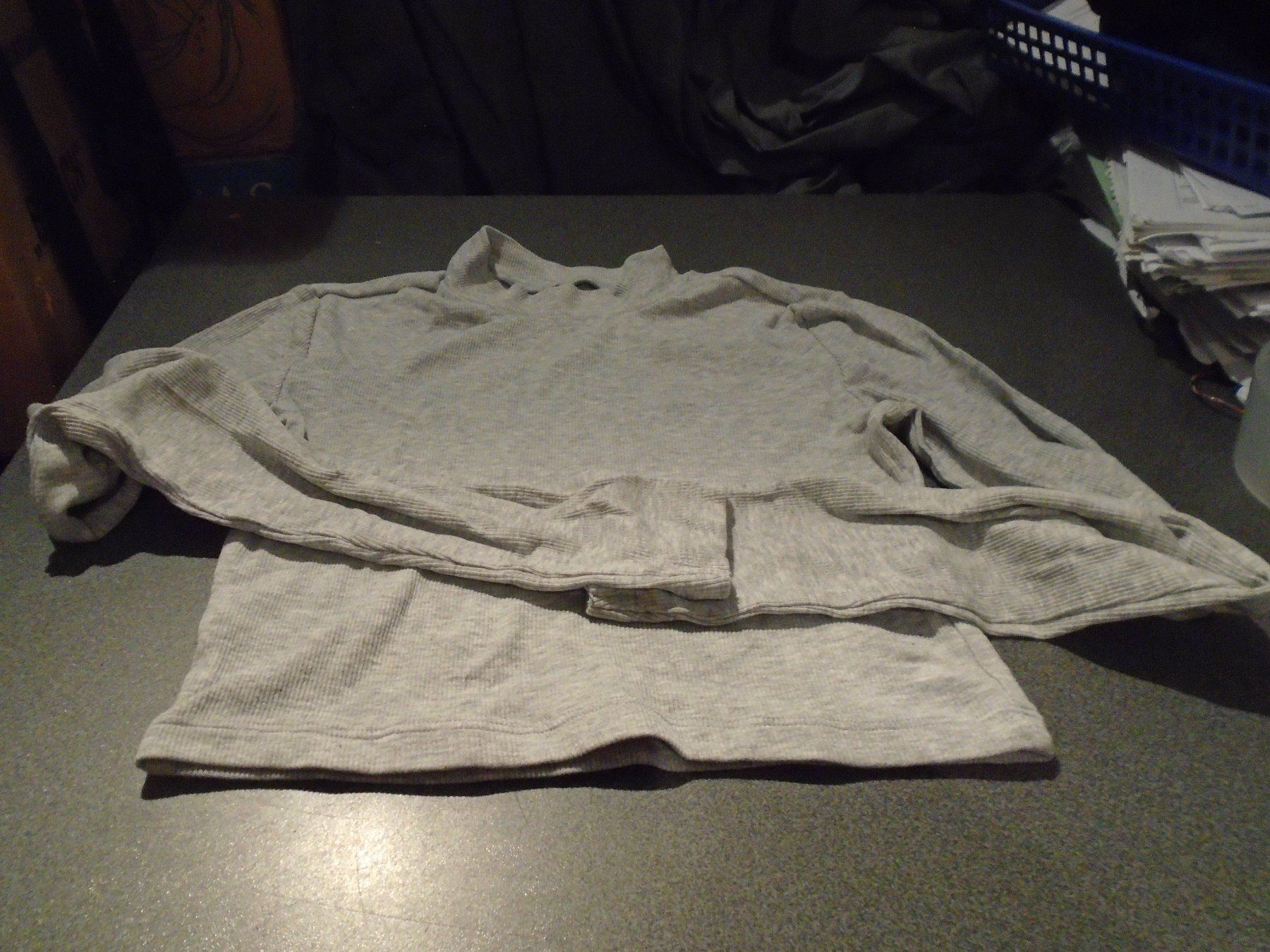 Maglioni & Felpe: Pullover Grösse XS, Even & Odd, grau / Bauchfrei – Usato da Zürich venduto da Motzkuh