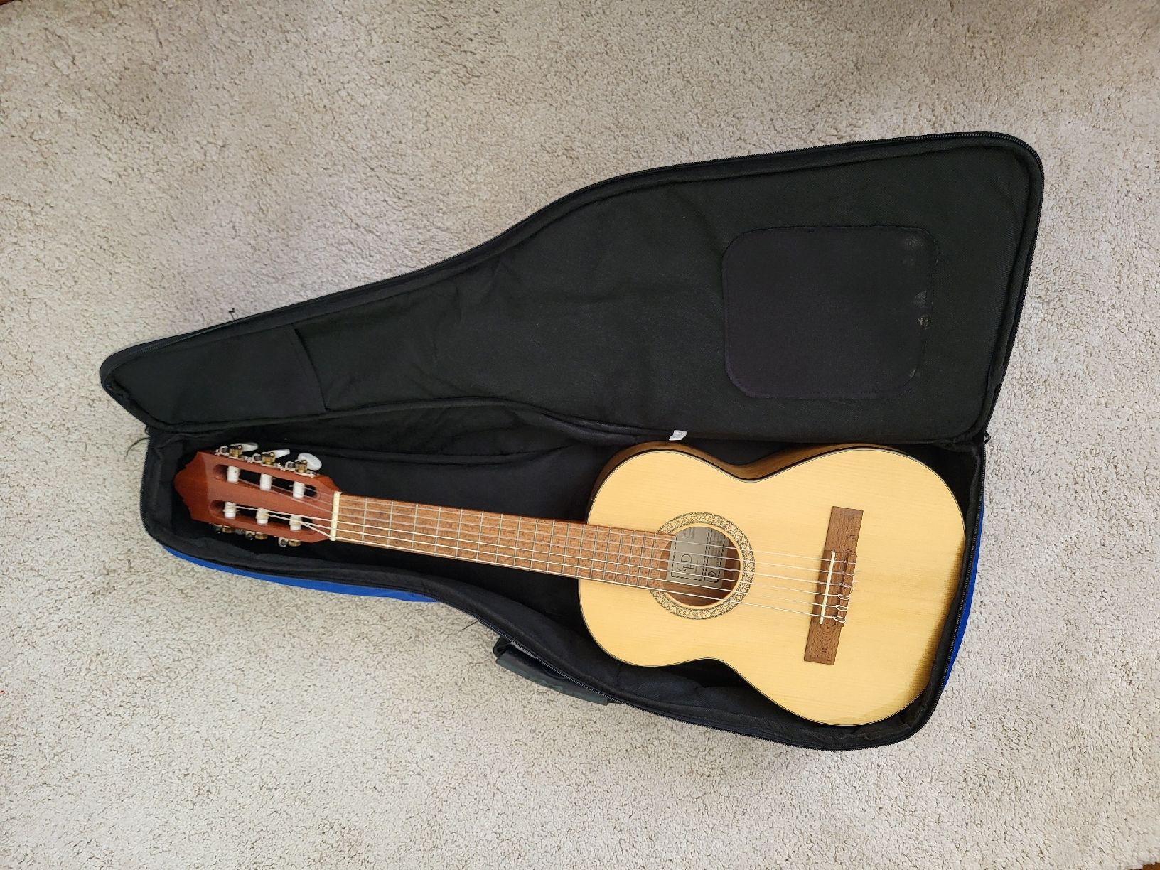 Musikinstrumente: Kindergitarre – Gebraucht aus Zürich von Mumpiz 5