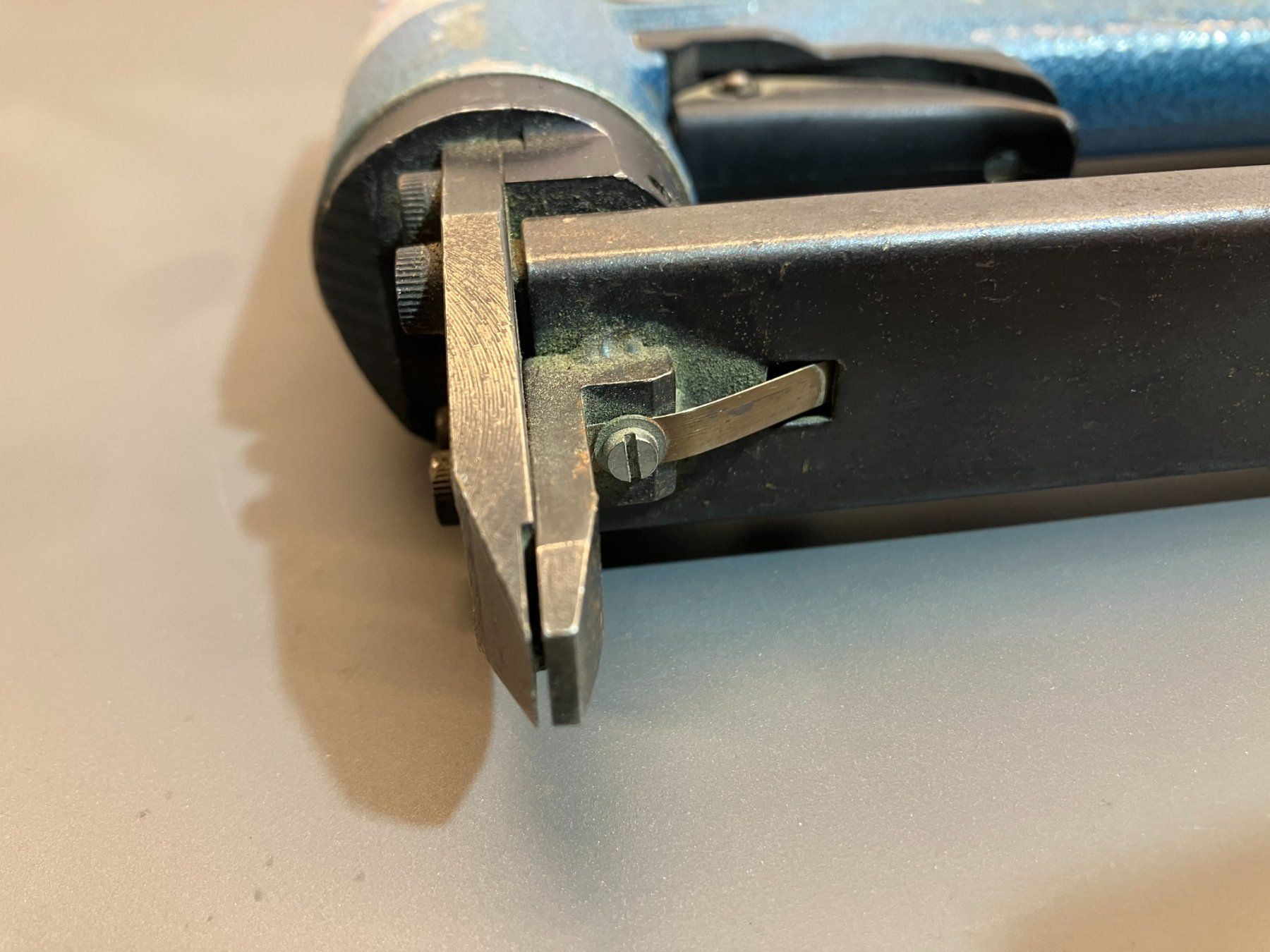 Tutti gli attrezzi: Pneumat Polstertacker Be A - 71er Serie ab 1.- – Usato da Lichtensteig venduto da Buy24International 5