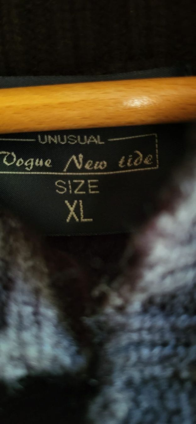 Pullover & Sweatshirts: Schwarzer Herrenpullover mit Rundhalsausschnitt – Gebraucht aus Curio von mia_vb5z 1