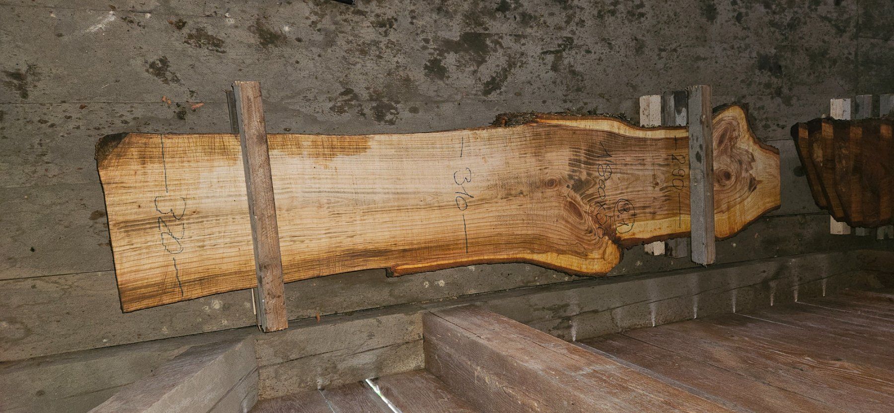 Articoli in legno: Kirschbaumbretter – Usato da Vielbringen Worb venduto da lua_cm7v 1
