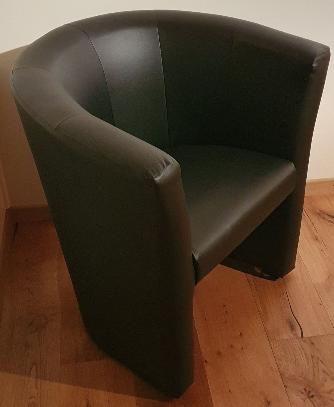 Poltrone: Schwarzer Sessel / Loungesessel – Usato da Hohentannen venduto da Techniker_1984 1
