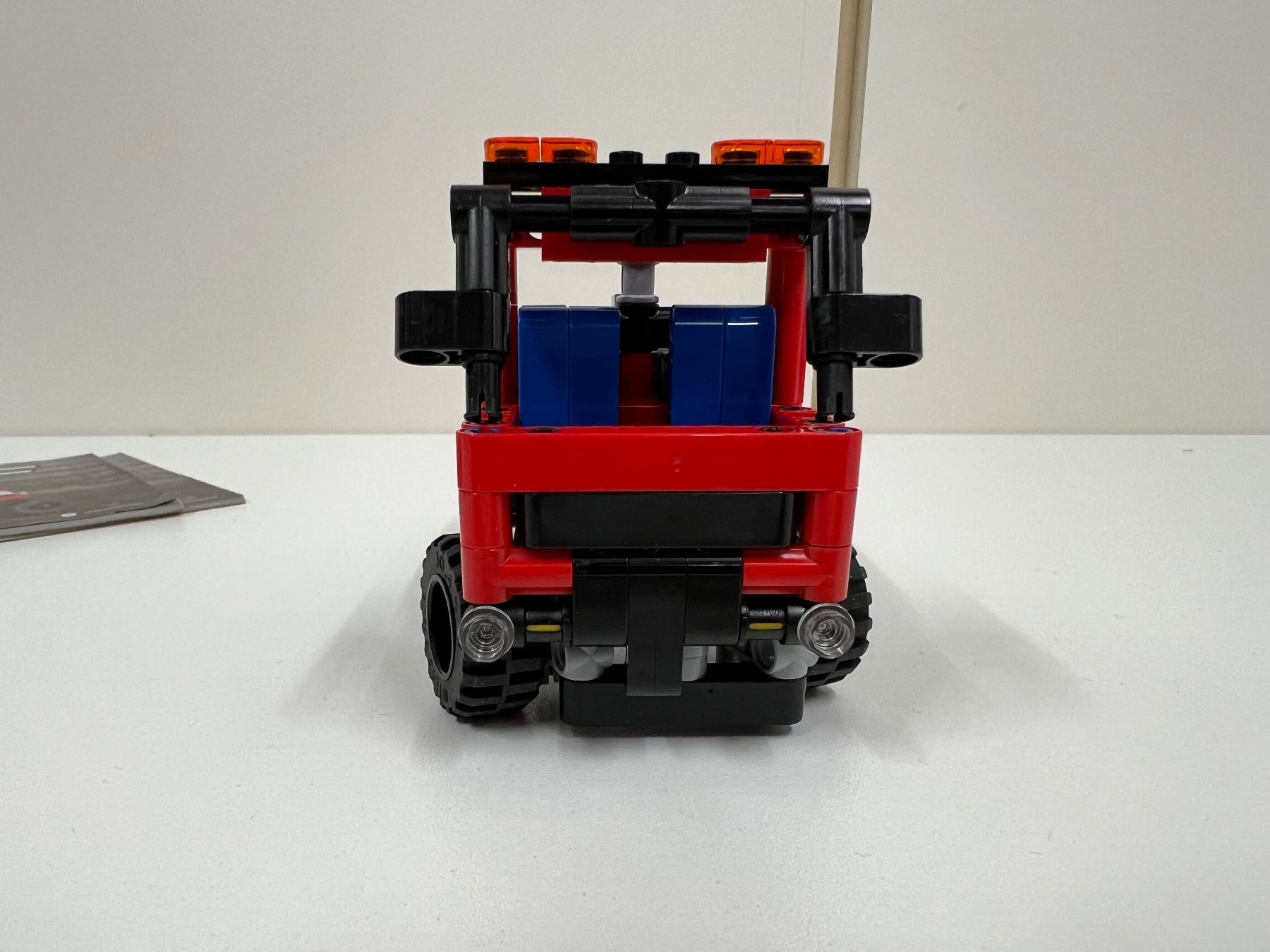 Lego Kit di costruzioni: LEGO Technic 42084 - Toller Absetzkipper! – Usato da Bottmingen venduto da Botbas 2