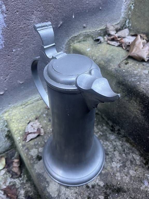Caraffe: Zinnkrug mit Deckel  – Usato da Schwarzenbach LU venduto da eminens 1