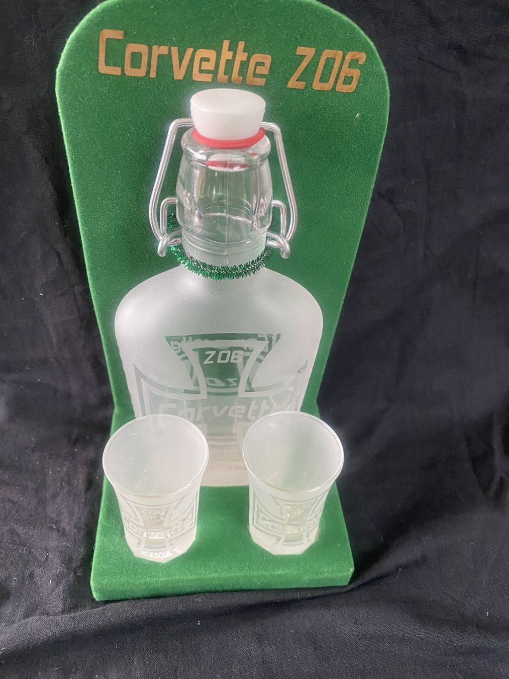 Chevrolet Accessori per altri veicoli: Corvette Z06 Schnaps Glas Set Neu – Nuovo (secondo la descrizione) da Rüti ZH venduto da 2005kohler 5