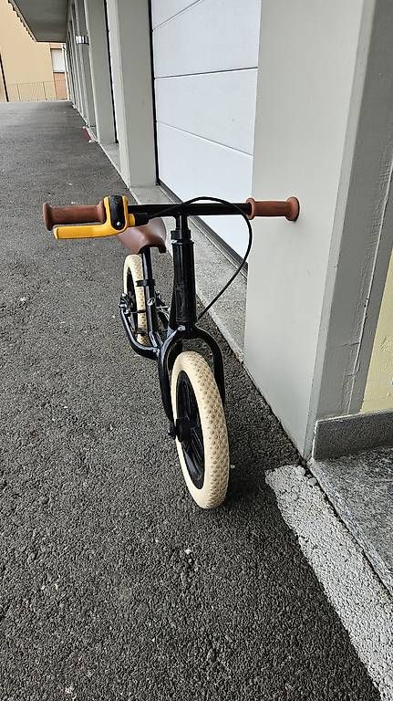 Veicoli per bambini: Bici balance b-twin decathlon  – Usato da Stabio venduto da and_2cs8 2