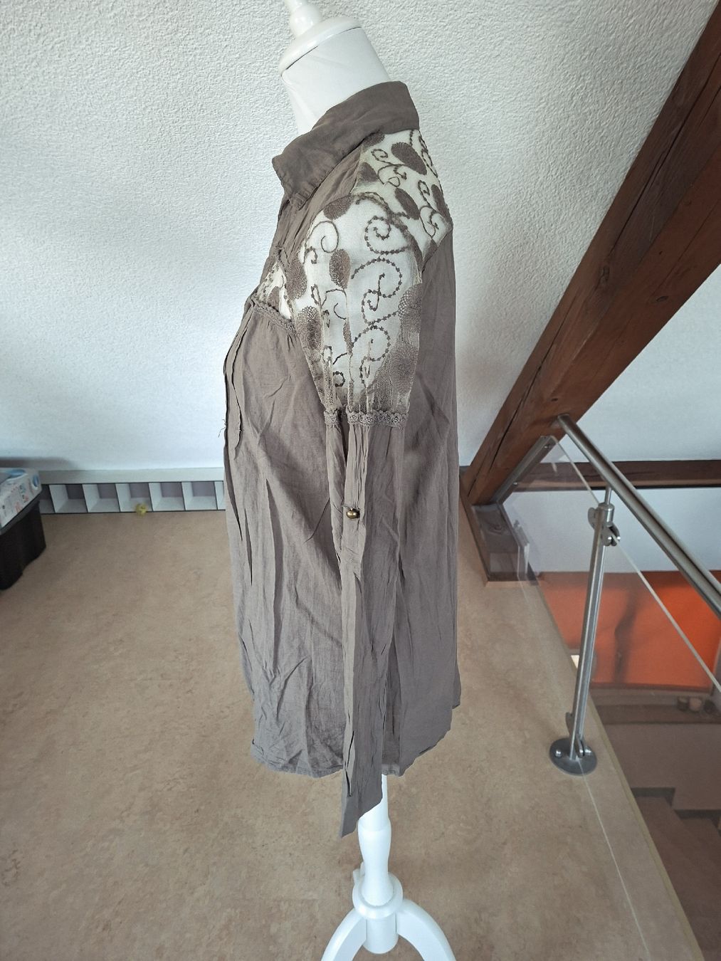 Camicette: Leichte Sommerbluse mit Spitze, Grösse M, Top Zustand – Usato da Klingnau venduto da vollmond36 1