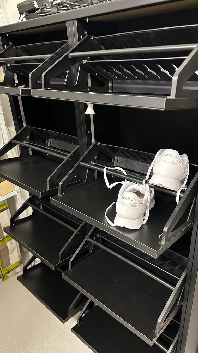 Armadi: Doppel-Schuhkasten-Spiegelfront zum verschenken – Usato da Kriens venduto da Famschmidlin 3