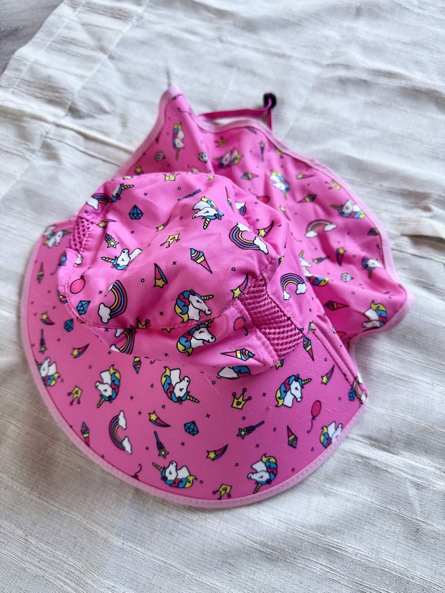 Altro abbigliamento per bambina: Pink Einhorn Sonnenschutz Hut – Nuovo (secondo la descrizione) da Nottwil venduto da sukkus.ch