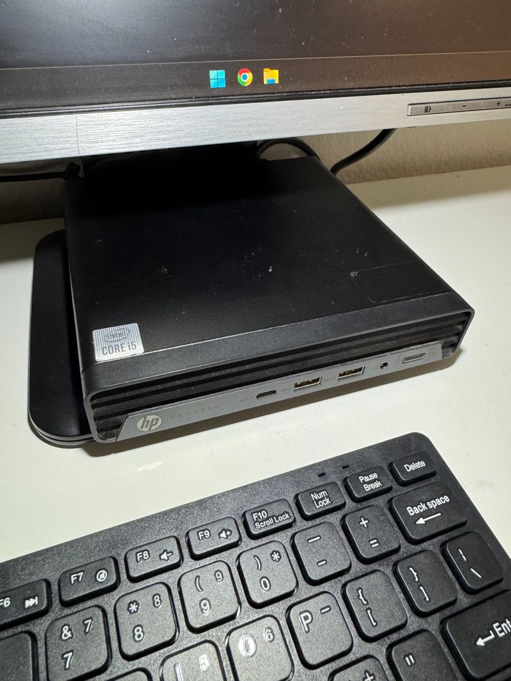 PC: Pc Hp Mini Complet - écran + souris et clavier sans fil – Nuovo (secondo la descrizione) da Fribourg venduto da C.Garcia 2