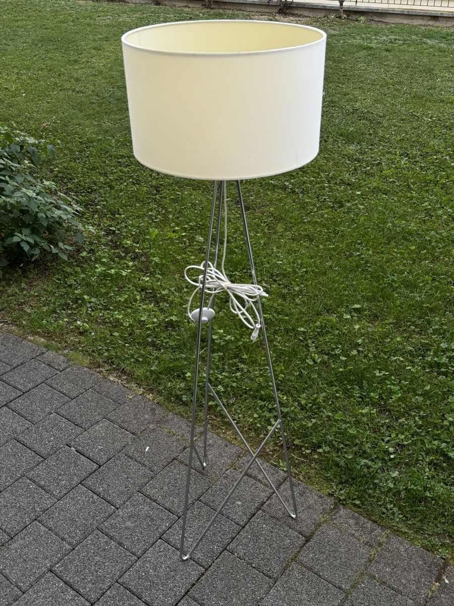 Lampen: Stehlampe mit Stoff Lampenring – Gebraucht aus Zürich von Andri_Joel