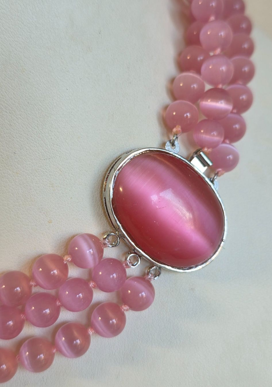 Catenine: Collier rose 3-reihig mit ovalem Cabochon, neu – Nuovo (secondo la descrizione) da Zürich venduto da benedikt12 5