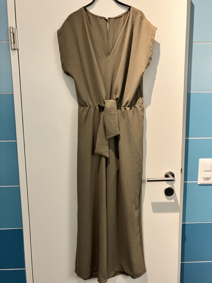 Tute: Olivfarbener Jumpsuit – Usato da Baden venduto da sylivianne