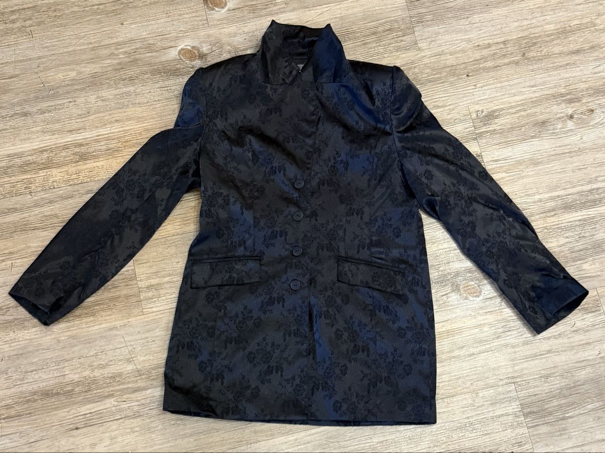 Gilet & Giacche senza maniche: Blazer Driver schwarz florales Muster Grösse M – Usato da Menziken venduto da TopDevShop