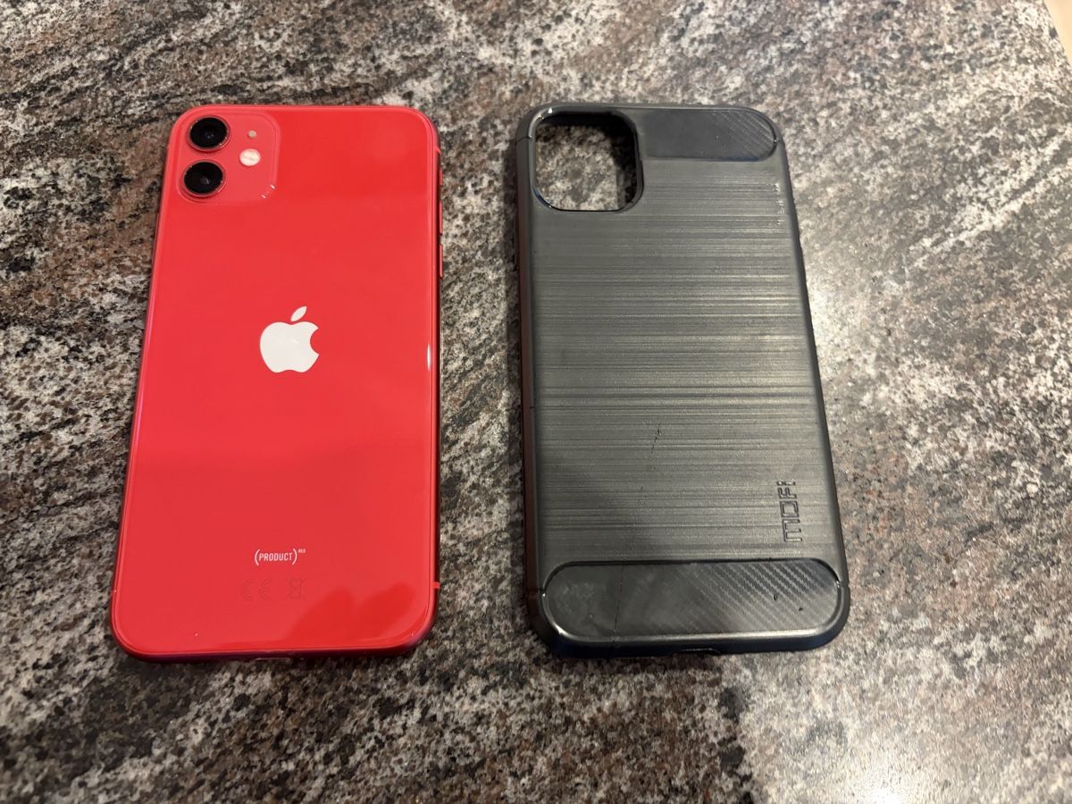 Apple Telefoni cellulari / Smartphones: iPhone 11 in rot ab 1 CHF – Usato da Volketswil venduto da mar_b99n 2