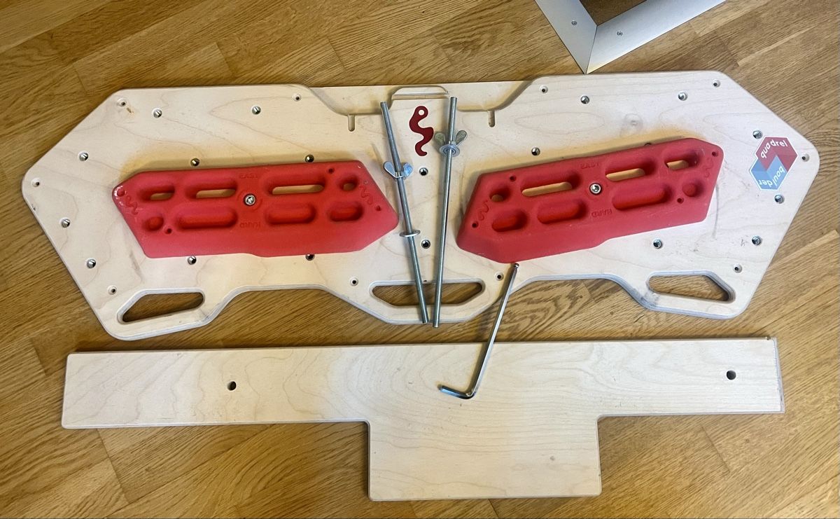 Kletterwände & Klettergriffe: Max Climbing Adjustable Hangboard Climbing Training – Gebraucht aus Rhäzüns von razzzzz