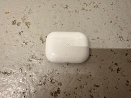 Apple AirPods Pro - Ladehülle & Airpod links