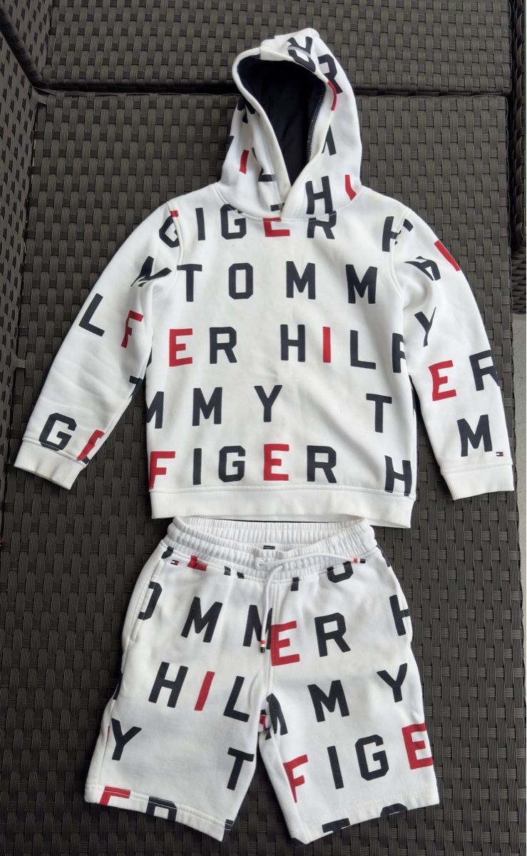 Tommy Hilfiger Lotti & Set di vestiti: Tommy Hilfiger set – Usato da Bassersdorf venduto da mmikolaj