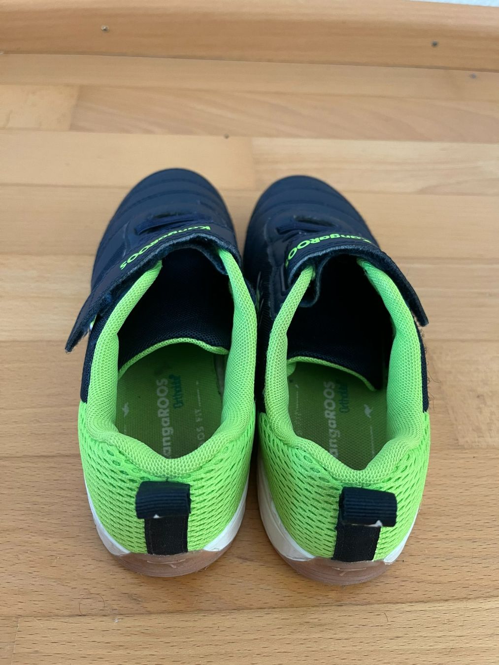 Schuhe für Jungen: KangaROOS Hallenschuhe Jungen Grösse 35 – Gebraucht aus Muttenz von Juvenile33 5