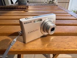 Nikon Coolpix S200 in Silber