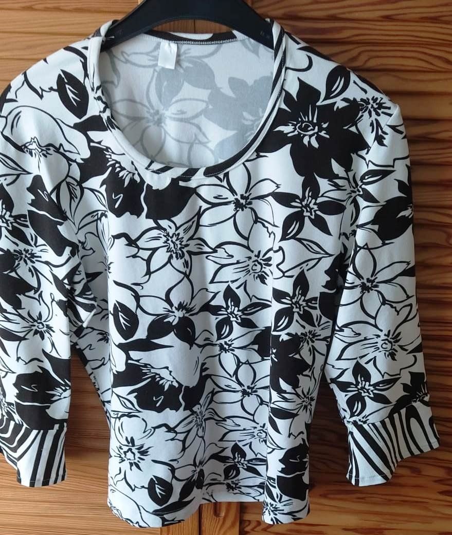 T-shirt: Shirt, Langarmshirt mit Blumenmuster - Grösse M - – Nuovo (secondo la descrizione) da Zürich venduto da 1-2-3-Kaufen 2