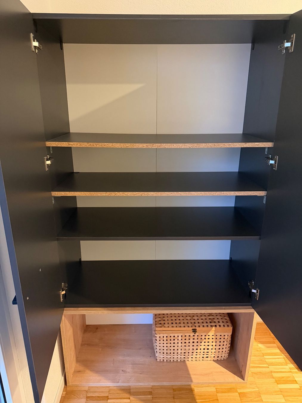 Schränke: Schrank – Gebraucht aus Rieden AG von lukeisontheroad 1