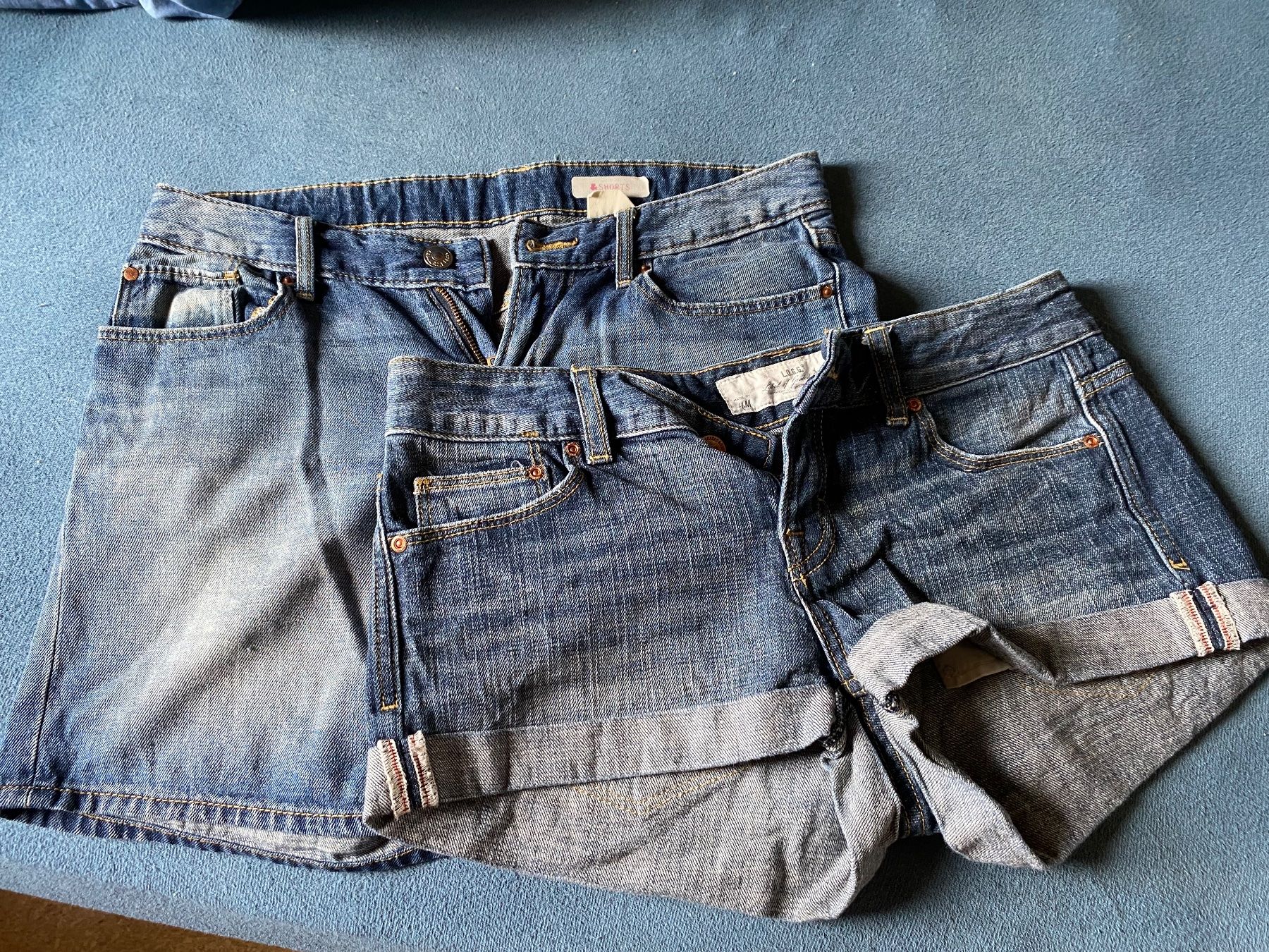 H&M Jeans: Jeans Hosen/ Shorts 2 Stück – Gebraucht aus Klosters von Rigi98
