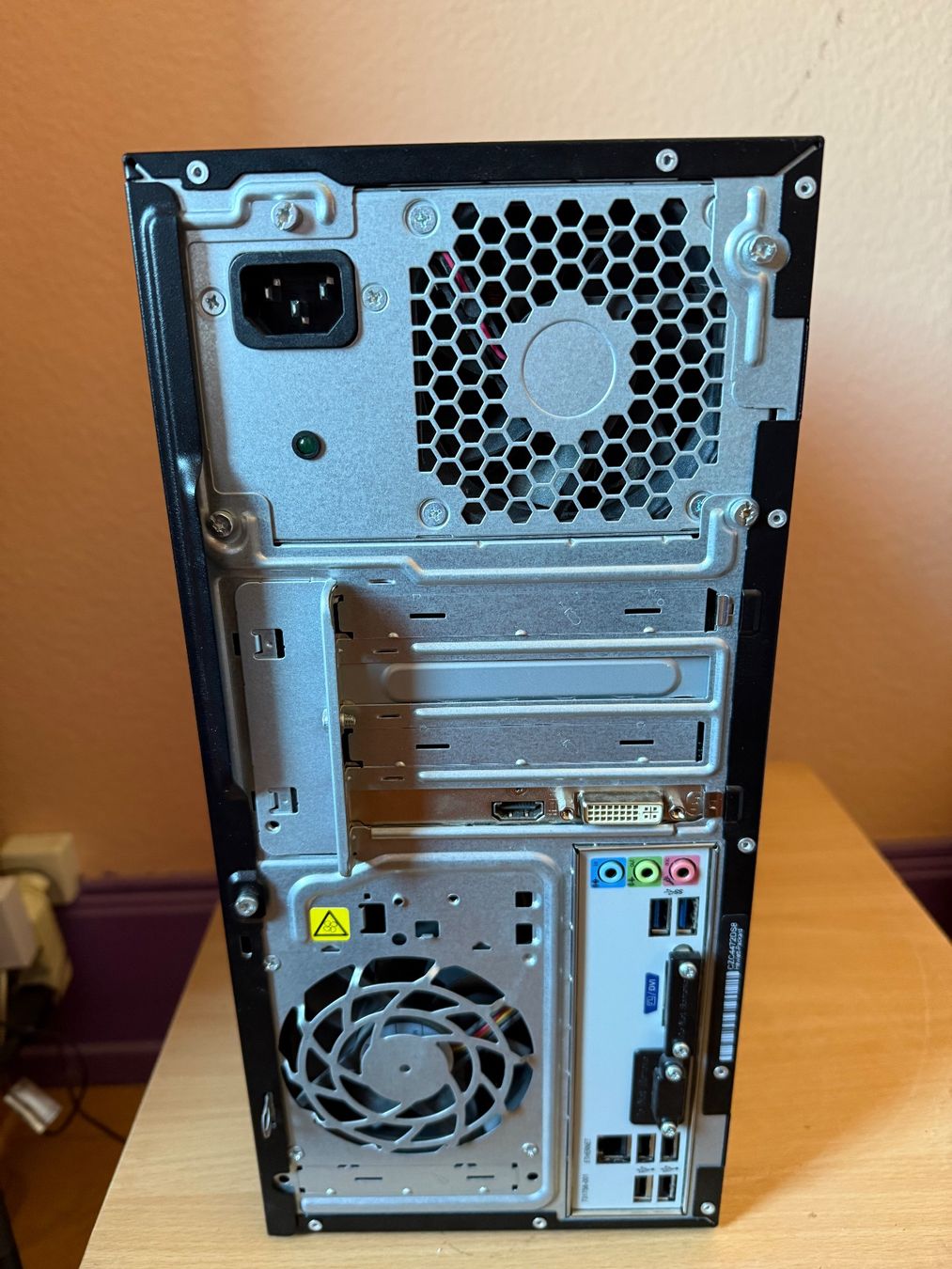 Hewlett Packard PC: HP Pavilion 500-300nz – Usato da La Chaux-de-Fonds venduto da it-fab 4