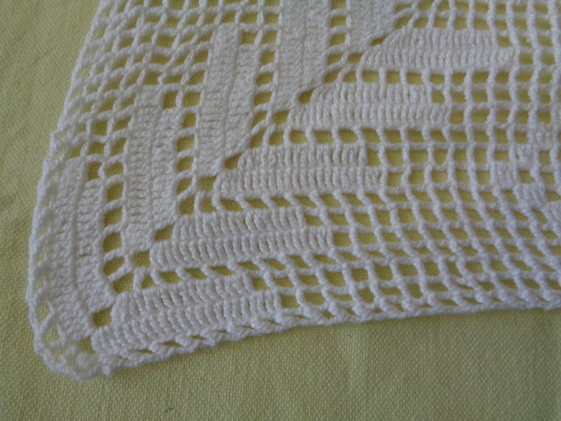 Coperte: Tischdecke Baumwolle gehäkelt 85x152cm. – Usato da Chur venduto da omonia 2