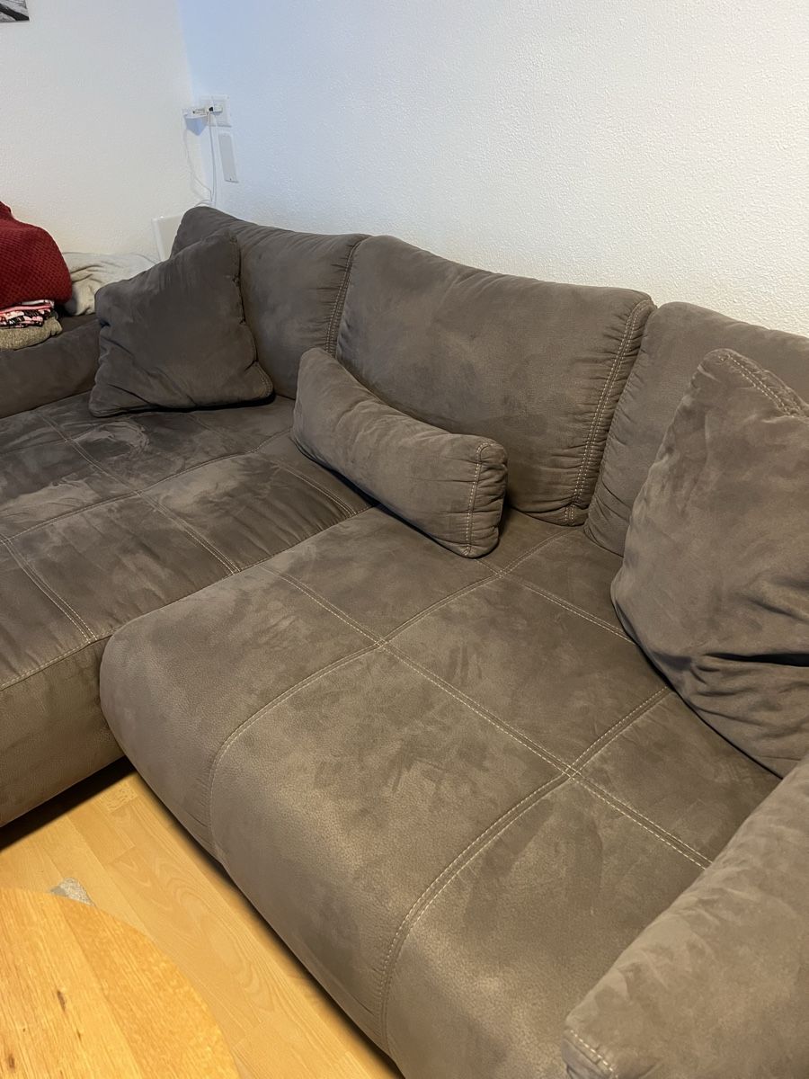 Divani: Ecksofa braun zu verkaufen – Usato da Unterseen venduto da Tatianamartins 1