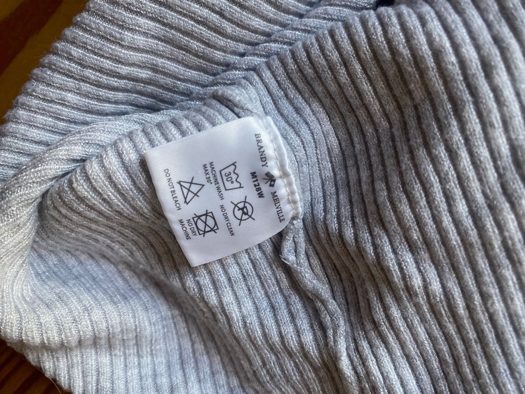 Brandy Melville Maglioni & Felpe: Rollkragenpullover Brandy Melville – Nuovo (secondo la descrizione) da Grindel venduto da tsc_hb9b 1