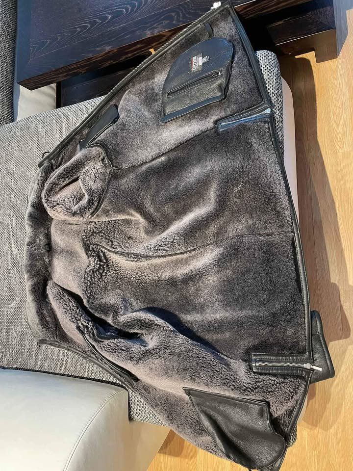 Giacche: Echtlederjacke mit Fellfutter und Kapuze M / L Gr – Usato da Zürich venduto da Empstorm 1