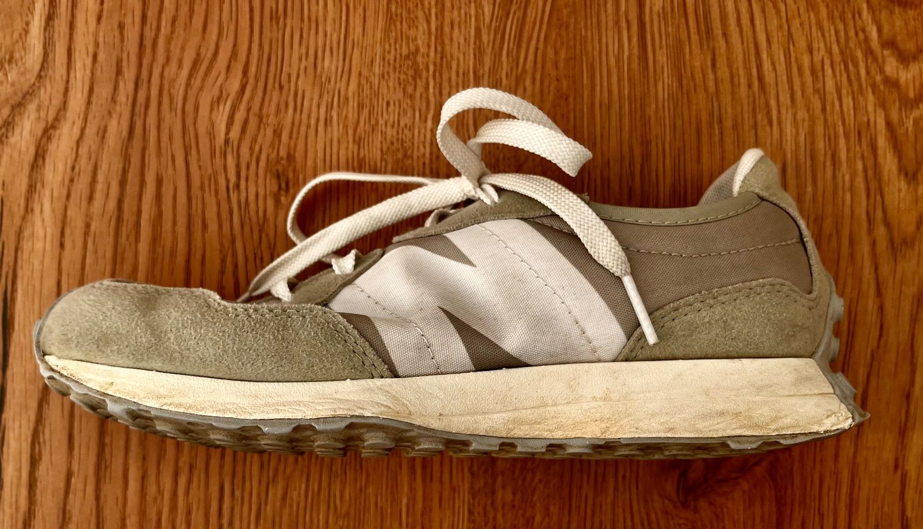New Balance Scarpe da uomo: New Balance 327 Grösse 37 – Usato da Zürich venduto da leh_zx76 1