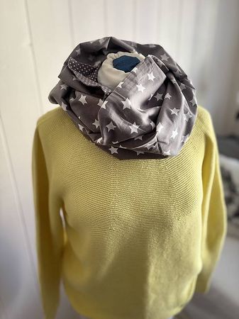 Loop Schal 2-in-1 grau Sterne & Punkte/Stillschal