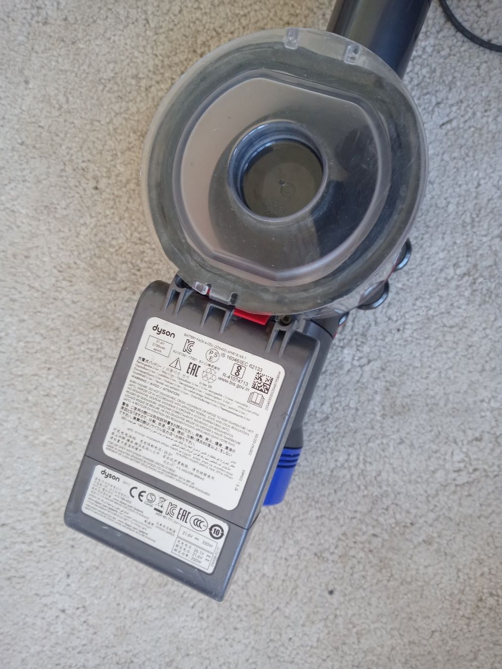 Dyson Aspirateurs & Accessoires: Handstaubsauger Dyson V8 – D'occasion à Prez-vers-Siviriez par Monija70 7
