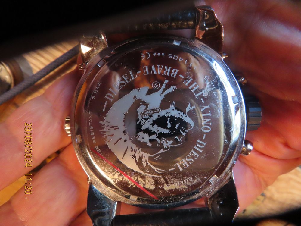 Diesel Uhr, nicht getragen, Batt. Wechseln, 57 mm, 14 mm dic 2