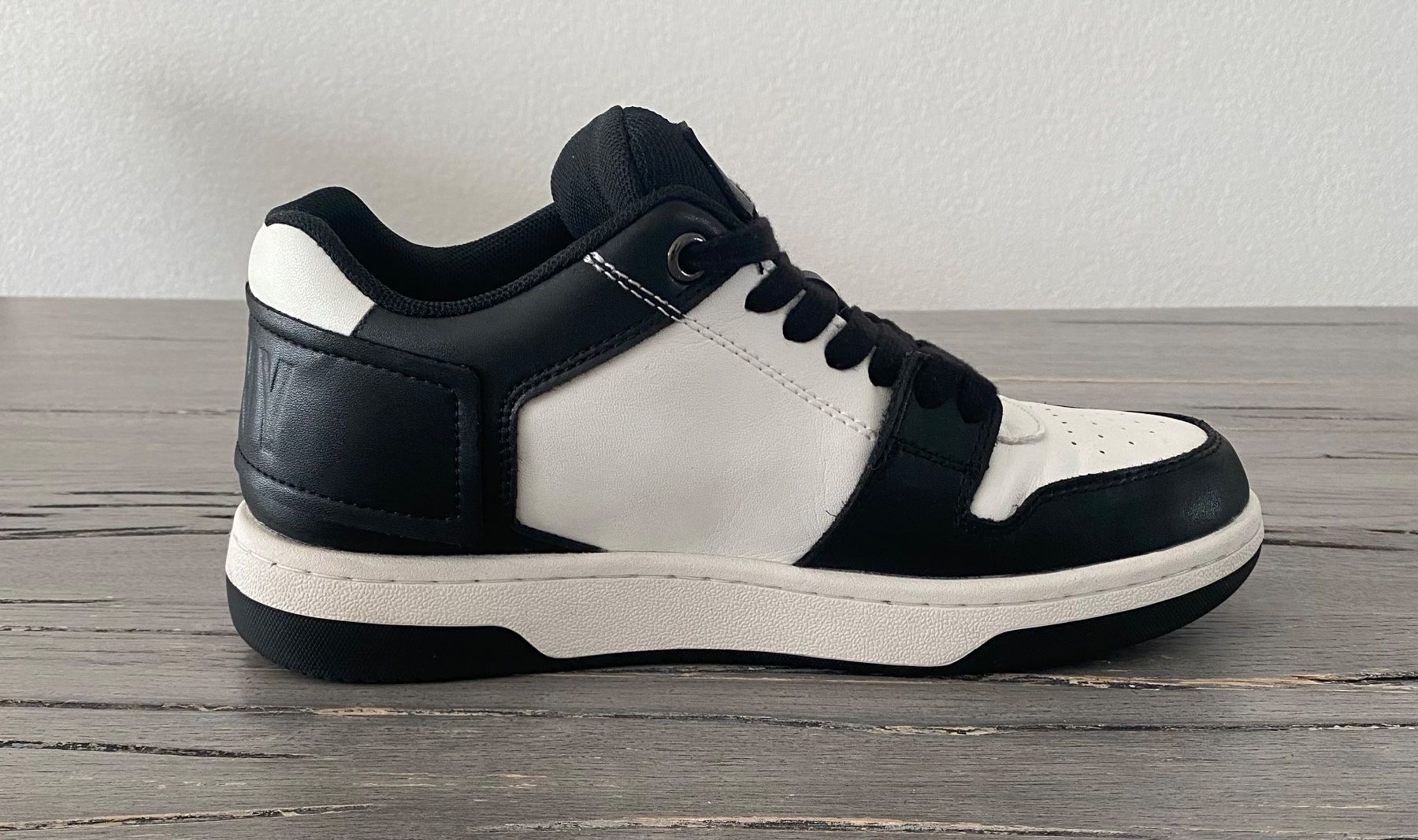 DKNY Scarpe da donna: DKNY Damen Sneaker – Nuovo (secondo la descrizione) da Volketswil venduto da 9394 5