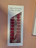 Miss Sophie Press on Nails - Paris je t'aime