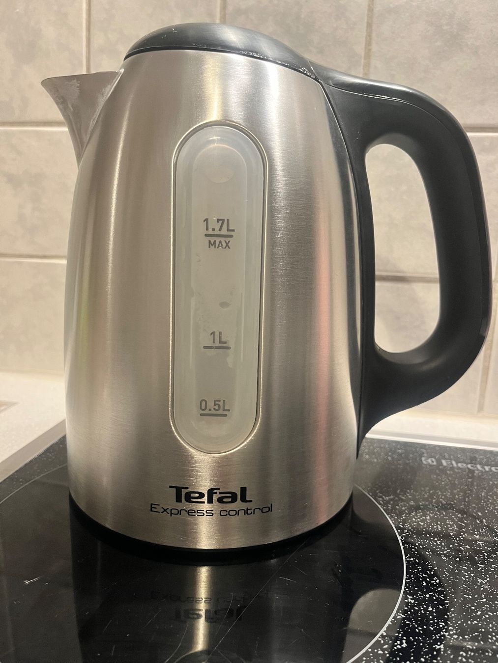 Tefal Bollitori: Tefal Express Control Wasserkocher – Usato da Rüti ZH venduto da baumzauber22 1
