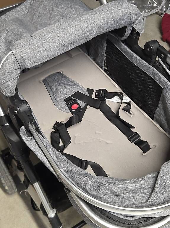Kinderwagen: Gratis kinderwagen zum abholen – Gebraucht aus Lupsingen von Christoph.Z