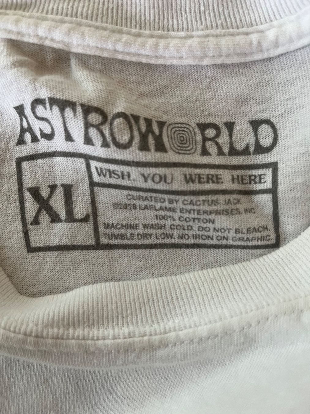 T-shirt: Astro World Travis Scott shirt – Usato da Zürich venduto da kuengka 3