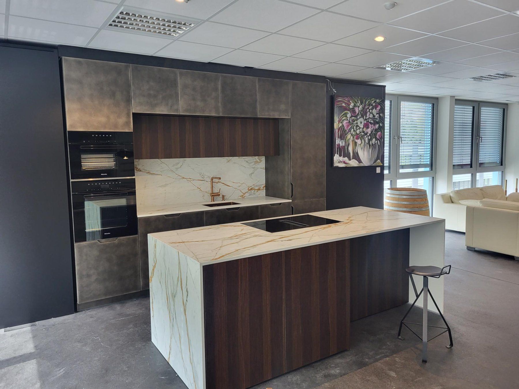 Cucine complete: Design Küche Aster / Miele Geräte  / Dekton Stein – Nuovo (secondo la descrizione) da Küssnacht am Rigi venduto da domusinterior