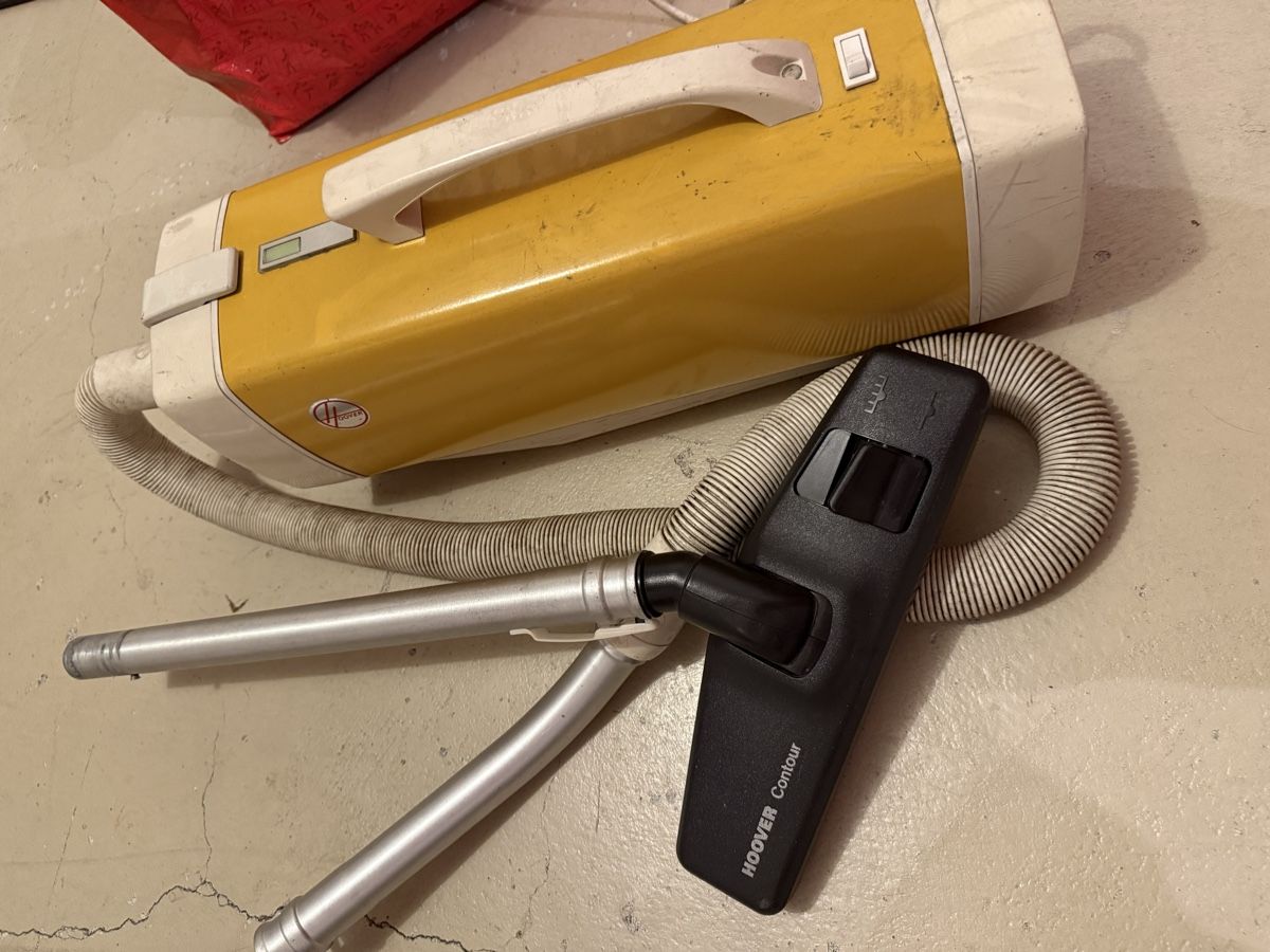 Hoover Aspirapolveri & Accessori: Hoover Modell 427 Staubsauger  – Usato da berikon venduto da Andy44 1