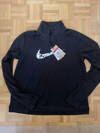 Nike Pullover schwarz mit grossem Swoosh Logo neu