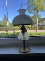 Öllampe Messing Glas weiss Glasschirm guter Zustand