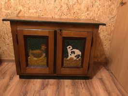 Joli petit meuble peint