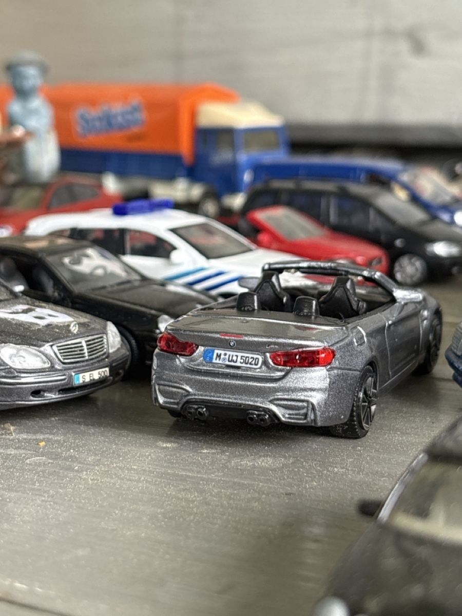 BMW Modellini d'auto: BMW M4 Cabrio Mattgrau 1:43 Bburago  – Nuovo (secondo la descrizione) da Bolligen venduto da mar_x8dm 2