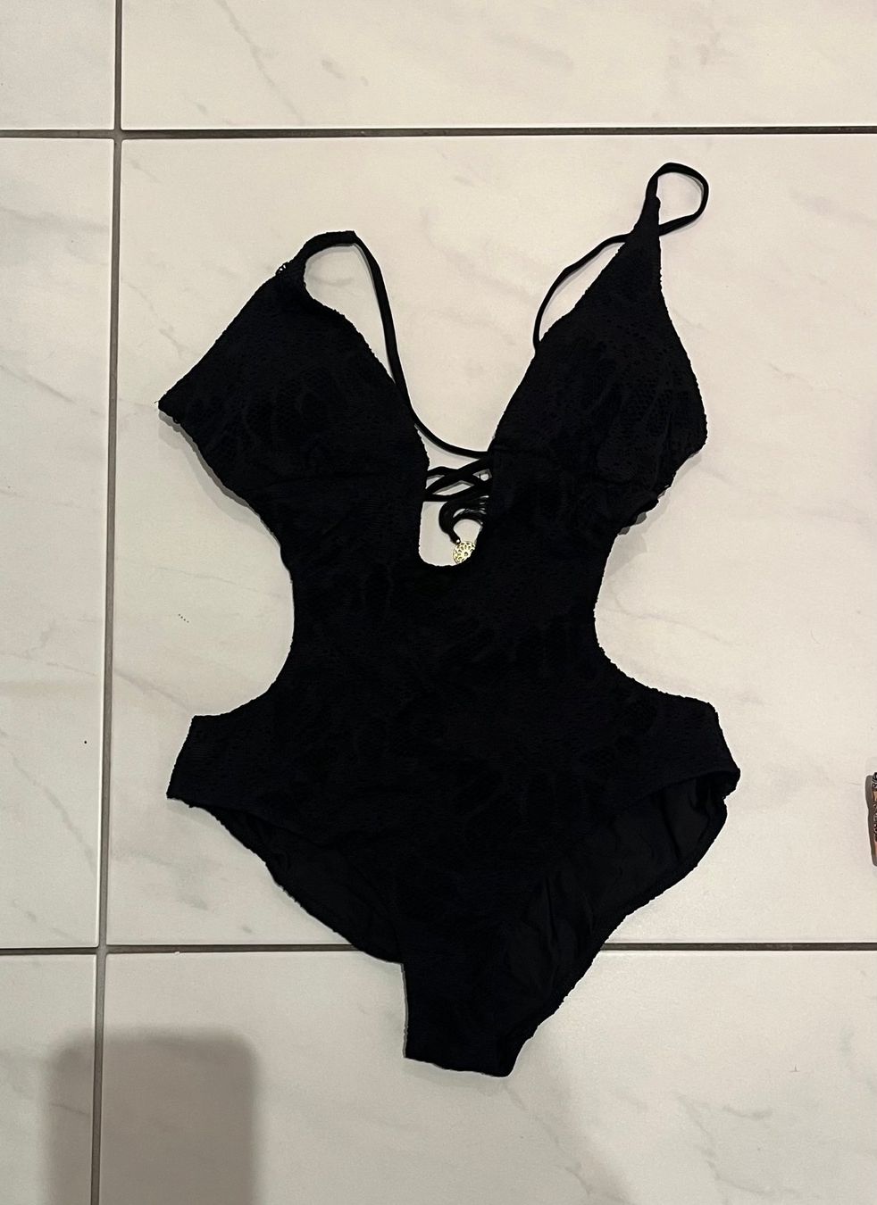 Badekleider & Bikinis: Monokini - Cut out Badeanzug (3 Stk.) – Gebraucht aus Adligenswil von Panda1234 2