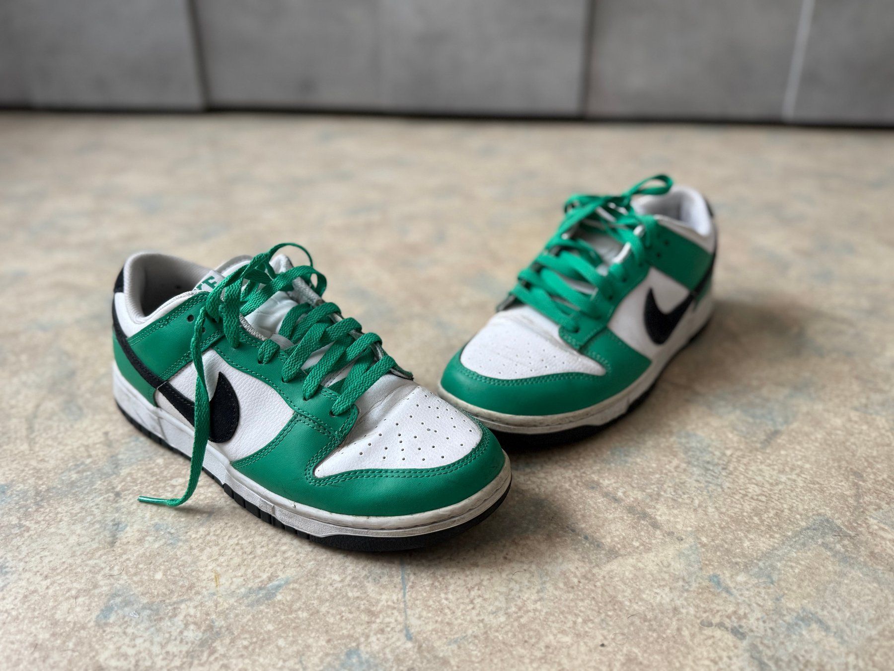 Nike Herrenschuhe: Nike Dunk Low Celtics – Gebraucht aus Bellinzona von Pucciaredda 1
