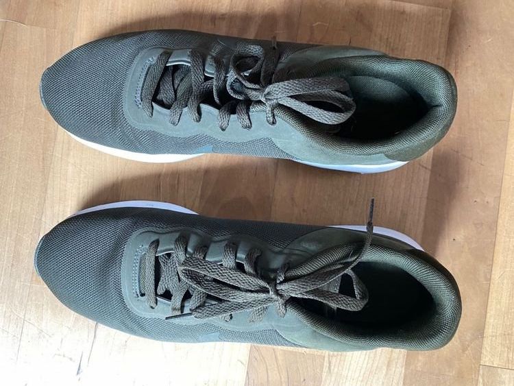 Nike Scarpe da uomo: Nike Air Sneaker Schuhe Gr. 43 oder 8.5 bzw. 27.5 - VERSAND – Usato da Innerferrera venduto da tic_p7qd 4